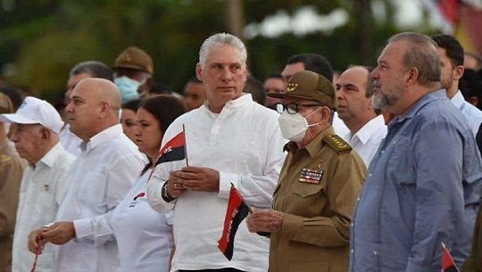 Presiden Raúl Castro y Díaz-Canel acto por el Día de la Rebeldía Nacional en Cienfuegos