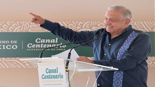 Mexican President Lopez Obrador receives first Cuban doctors in Nayarit