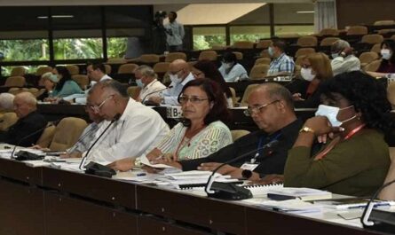 Autoridades de Cuba examinan desarrollo territorialAutoridades de Cuba examinan desarrollo territorial