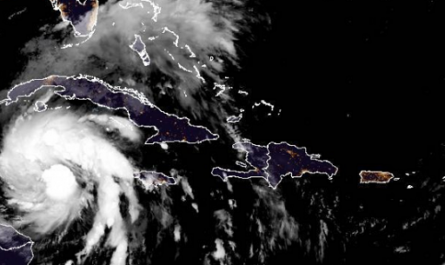 Ian se convierte en huracán al sur de la región occidental de Cuba